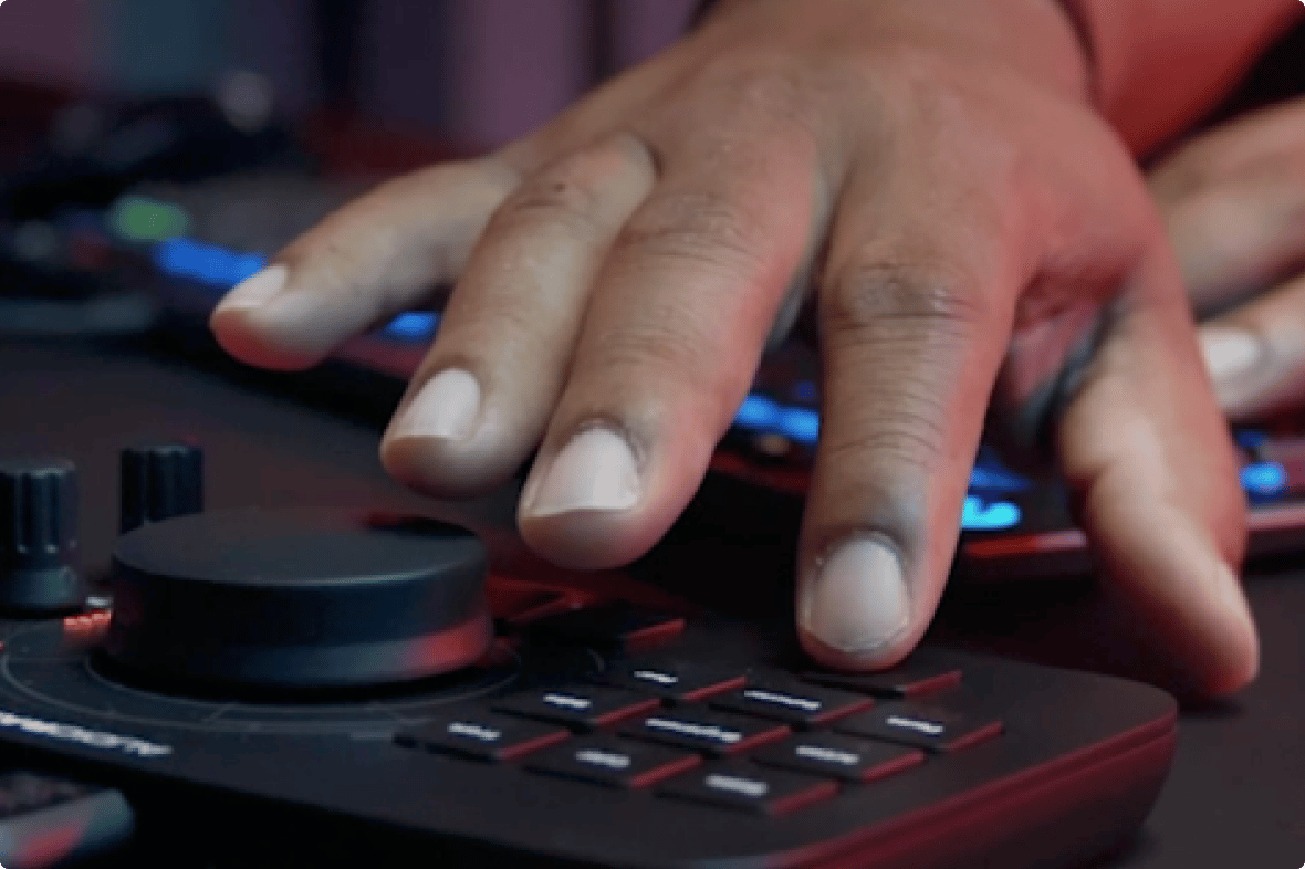 Audio Radar device with player pressing buttons